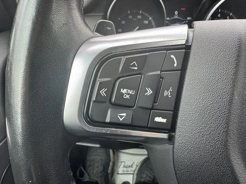 Used 2019 Land Rover Discovery Sport SE image 16