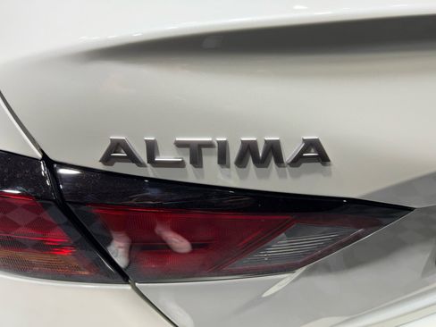 New 2025 Nissan Altima 2.5 SR image 24