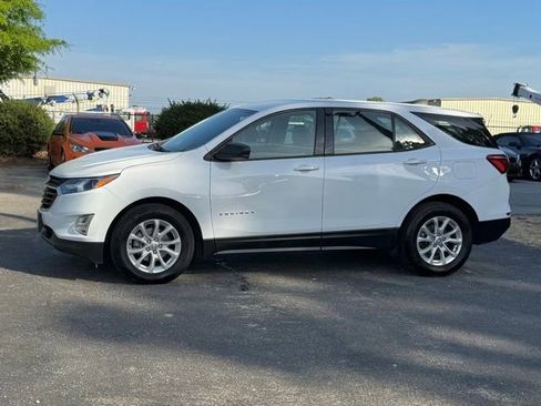 Used 2019 Chevrolet Equinox LS image 4