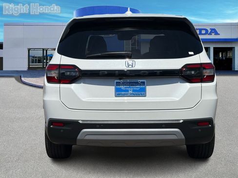 Used 2025 Honda Pilot EX-L image 7