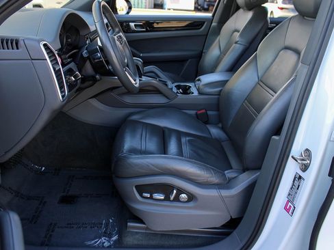 Used 2019 Porsche Cayenne image 15