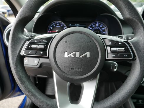 Certified 2023 Kia Forte LXS w/ LXS Technology Package FWD image 25