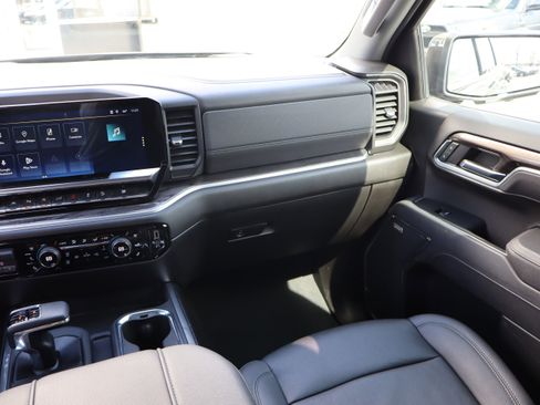 Certified 2025 Chevrolet Silverado 1500 LTZ w/ Technology Package image 16