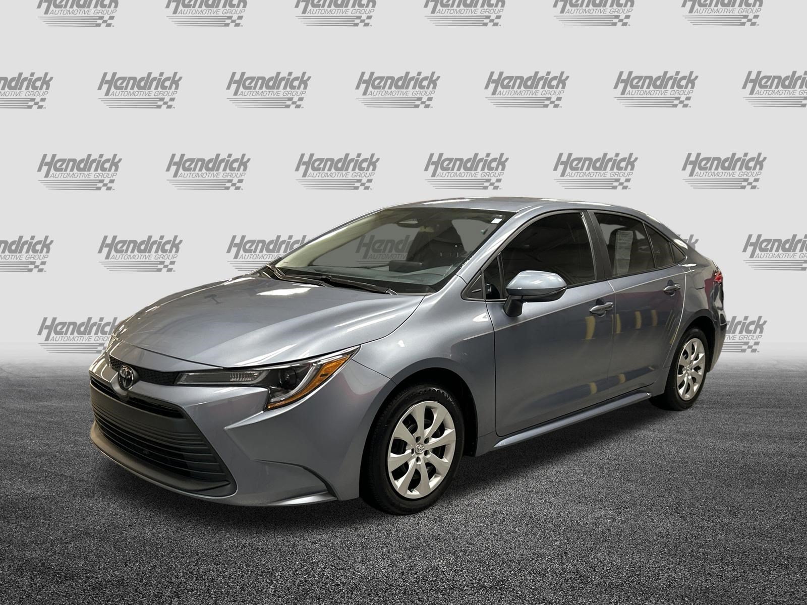 Used 2025 Toyota Corolla LE FWD image 5