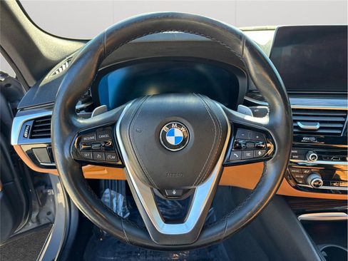 Used 2021 BMW 530i xDrive w/ Premium Package image 26