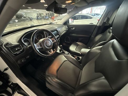 Used 2019 Jeep Compass Latitude AWD/4WD image 13