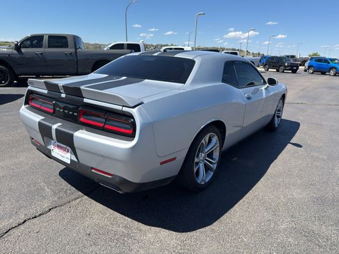 Certified 2022 Dodge Challenger R/T RWD image 5
