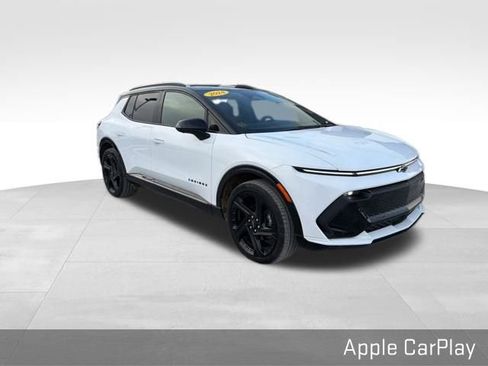 Used 2024 Chevrolet Equinox EV RS image 2