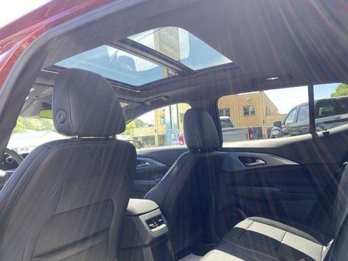 New 2025 Chevrolet Equinox EV LT image 15