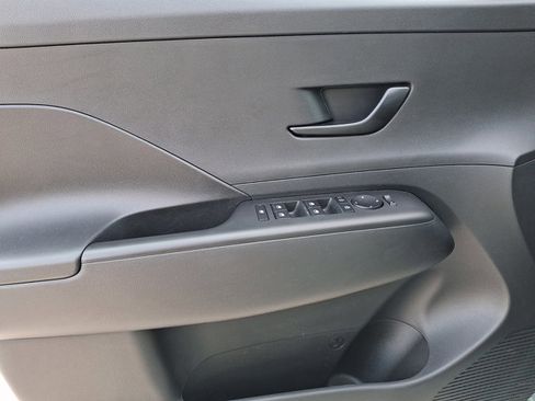 Used 2024 Hyundai Kona SEL image 12