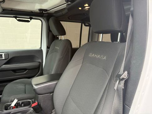 Used 2019 Jeep Wrangler Unlimited Sahara w/ Uconnect 4C Nav & Sound Group AWD/4WD image 13