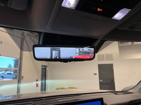 Used 2024 Toyota Tundra Limited image 24