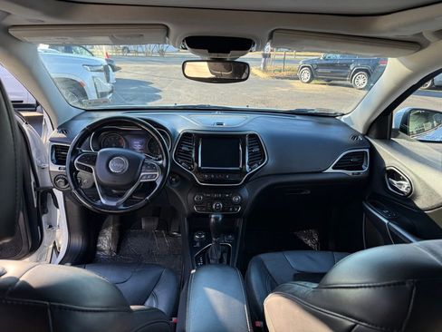 Used 2021 Jeep Cherokee Limited image 17