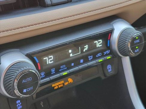 Used 2022 Toyota RAV4 XLE w/ Convenience Package FWD image 9
