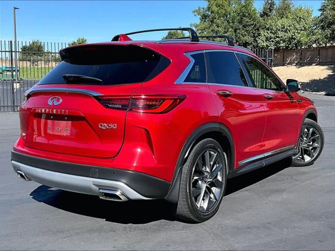 Used 2019 INFINITI QX50 Essential w/ Sensory Package AWD/4WD image 2