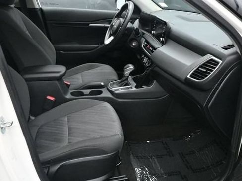 Used 2024 Kia Seltos LX AWD/4WD image 10