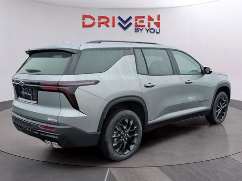 New 2026 Chevrolet Traverse LT w/ Midnight/Sport Edition image 5