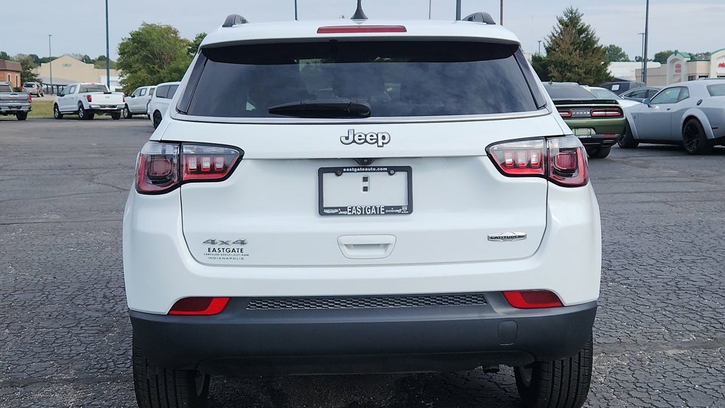 Used 2022 Jeep Compass Latitude w/ Sun and Sound Group AWD/4WD image 7
