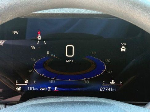 Used 2025 Chevrolet TrailBlazer LT AWD/4WD image 10