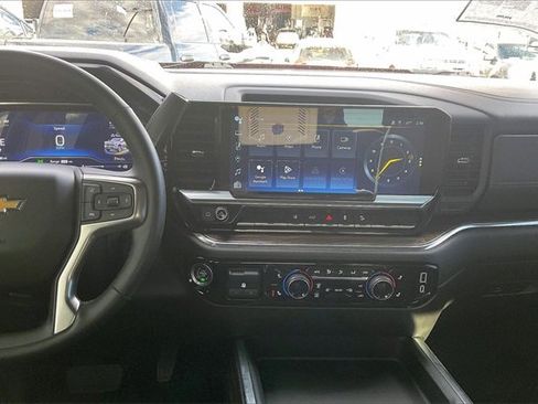 Used 2024 Chevrolet Silverado 2500 LT image 6