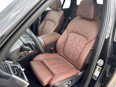 Certified 2025 BMW X5 xDrive40i w/ Climate Comfort Package image 22