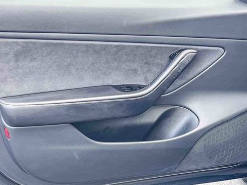 Used 2018 Tesla Model 3 Long Range image 19