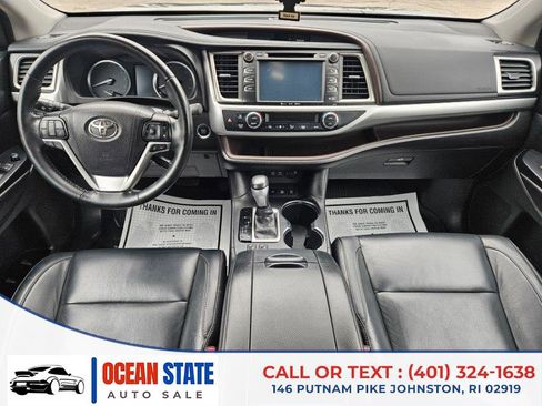 Used 2017 Toyota Highlander XLE image 15