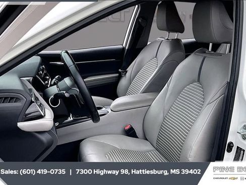 Used 2021 Toyota Camry SE image 18