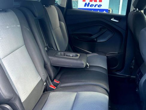 Used 2018 Ford Escape SE image 31