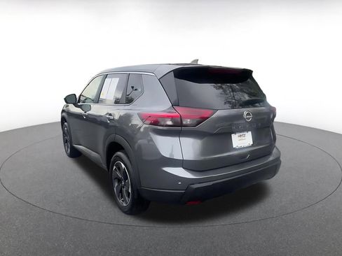 Used 2025 Nissan Rogue SV image 11