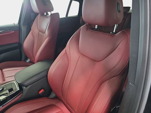 Certified 2023 BMW X4 M40i w/ Premium Package image 17