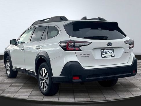 Used 2024 Subaru Outback Premium AWD/4WD image 4