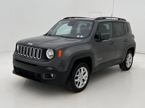 Used 2018 Jeep Renegade Latitude w/ Cold Weather Group image 4