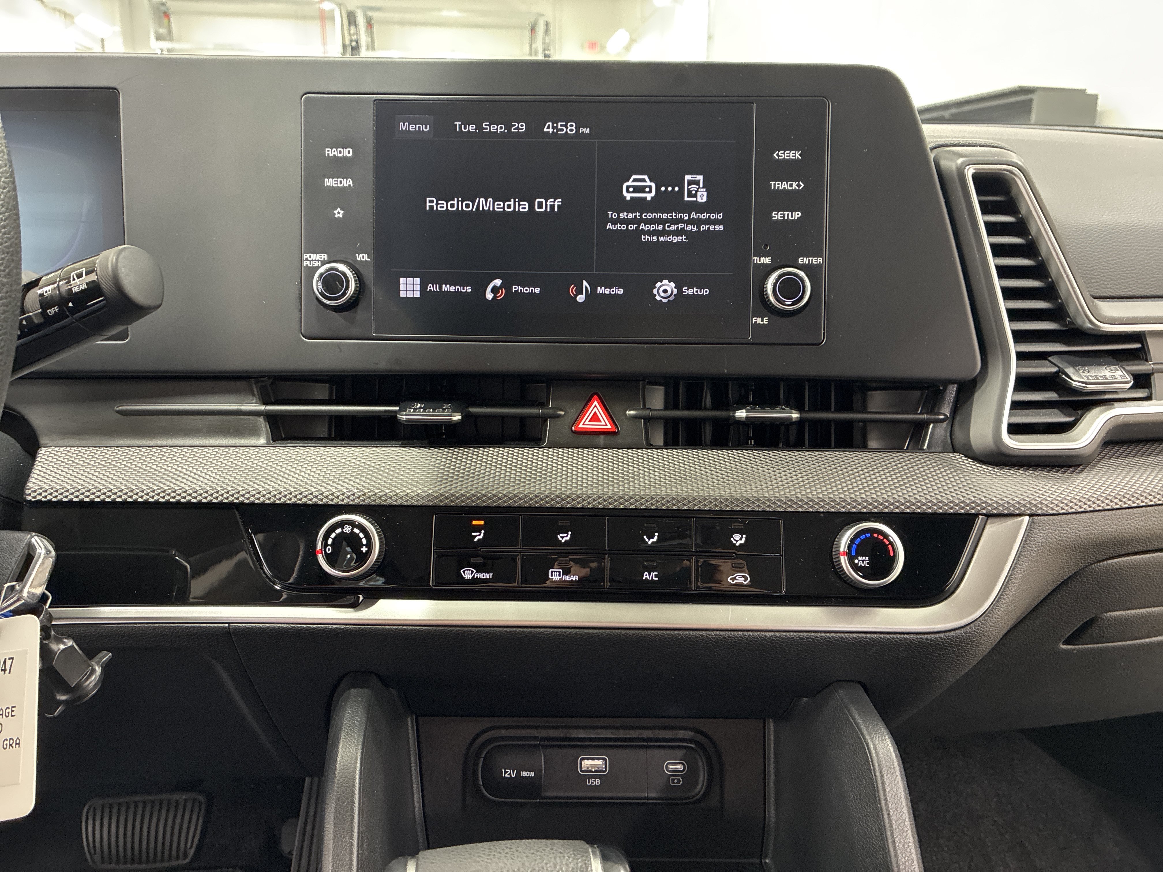 Certified 2025 Kia Sportage LX AWD/4WD image 28