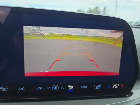 Used 2026 Chevrolet Traverse LT AWD/4WD image 21