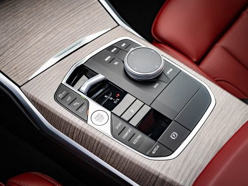 Used 2025 BMW 330i xDrive Sedan image 32