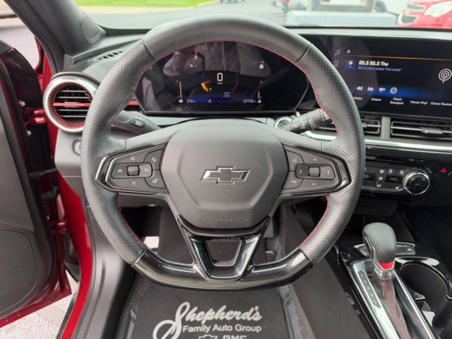 Used 2025 Chevrolet Trax RS w/ Driver Confidence Package FWD image 18