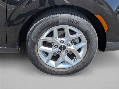Used 2023 Kia Soul LX w/ LX Technology Package FWD image 22