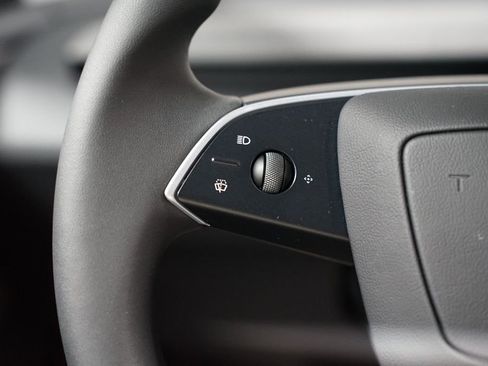 Used 2026 Tesla Model Y 2WD image 14