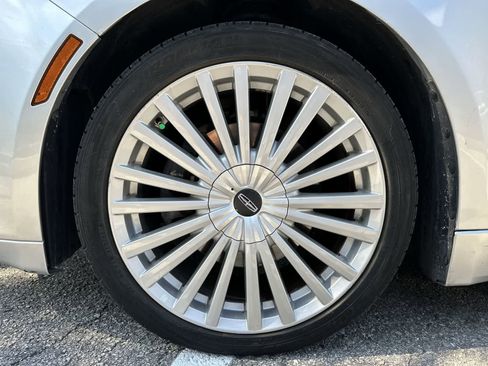 Used 2017 Lincoln MKZ Reserve FWD image 13