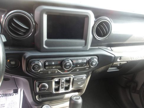 Used 2021 Jeep Wrangler Unlimited Sport AWD/4WD image 14