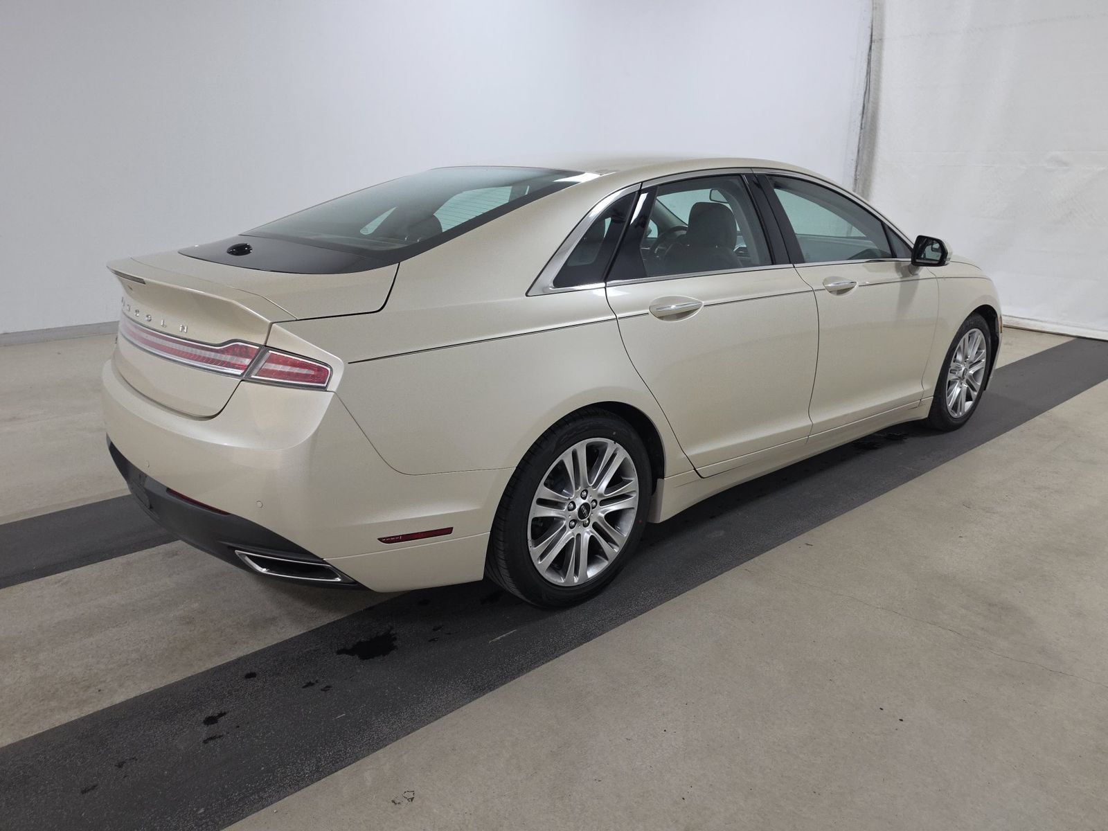 Used 2016 Lincoln MKZ Hybrid w/ Equipment Group 500A Select FWD image 2