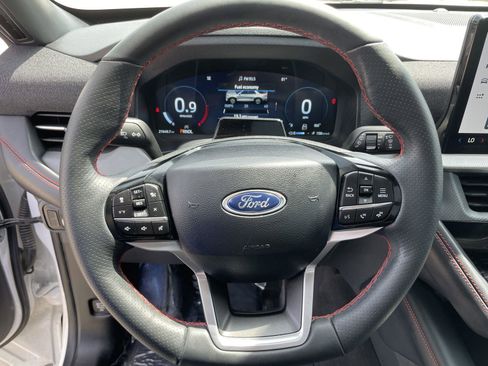Used 2025 Ford Explorer ST-Line w/ Premium Package image 13