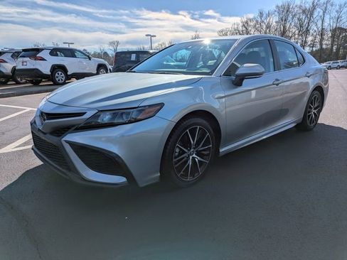 Certified 2024 Toyota Camry SE w/ Convenience Package image 7