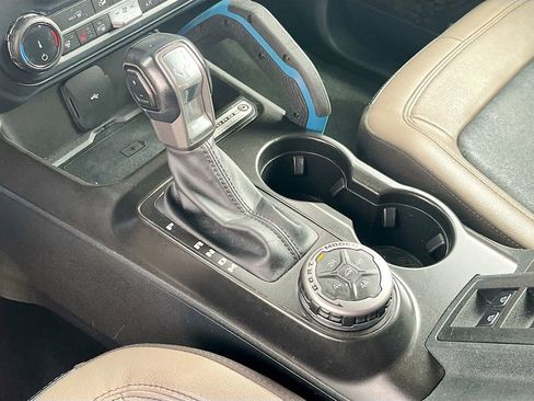 Used 2022 Ford Bronco Wildtrak image 17