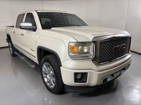 Used 2015 GMC Sierra 1500 Denali image 2