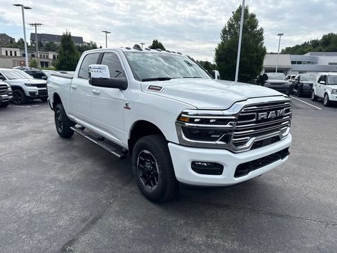 Used 2025 RAM 2500 Laramie AWD/4WD image 7