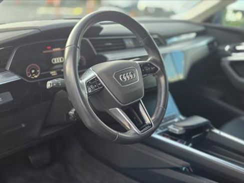 Used 2022 Audi e-tron Premium image 13