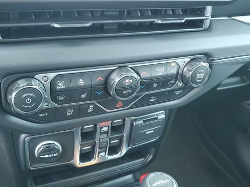 New 2025 Jeep Gladiator Sport image 27