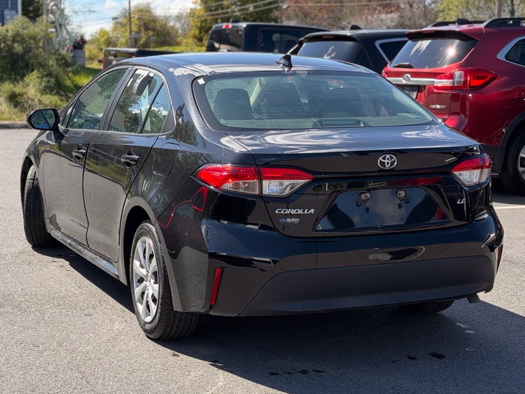 Used 2023 Toyota Corolla LE FWD image 3